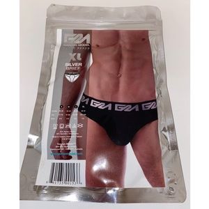 Garçon Model Black Briefs